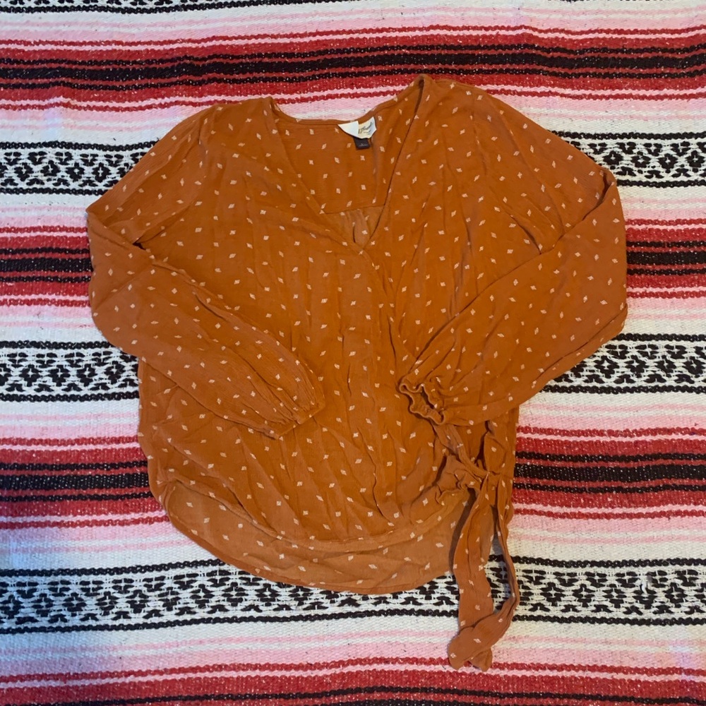 SOLD Universal Thread Wrap Blouse - Picture 3 of 8